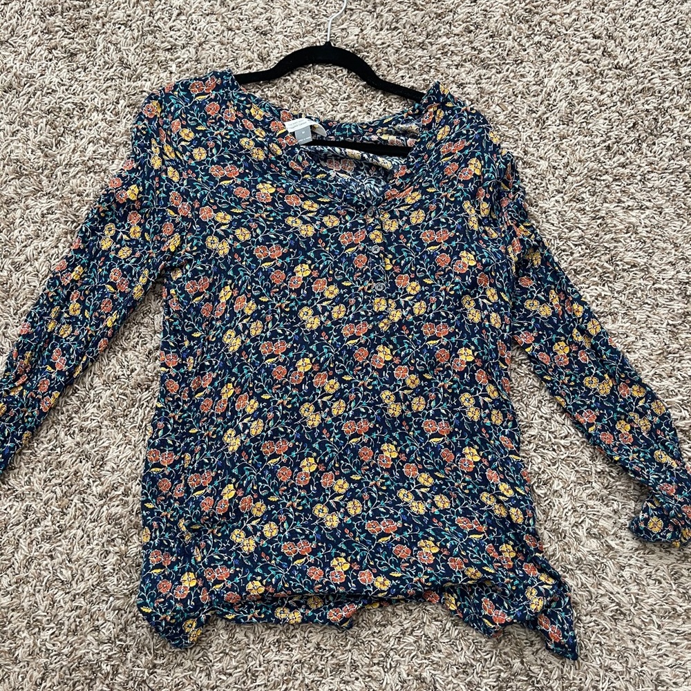 Old navy floral blouse